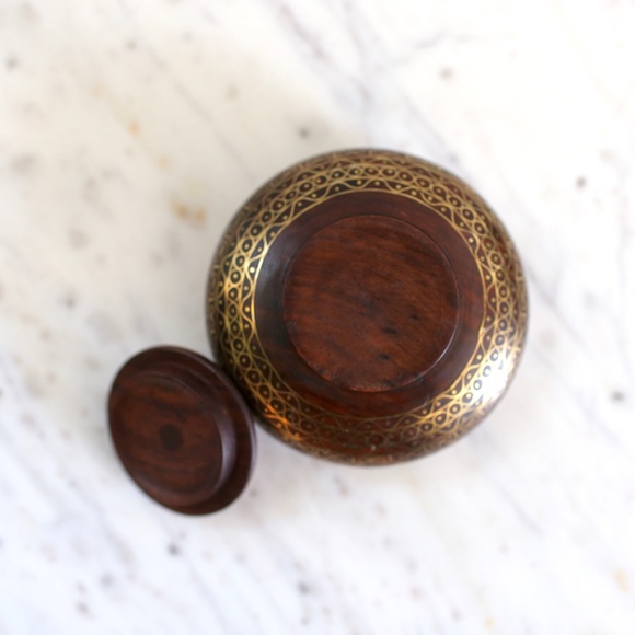 Travel inspired wood, gold embellished dish - Picture 6 of 6